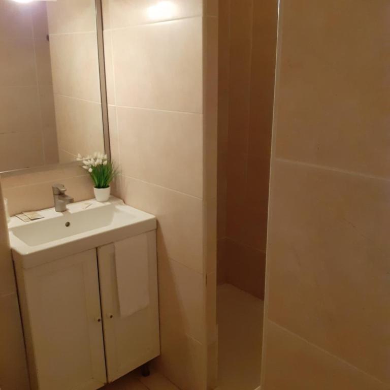 Hôtel Athéna - Chambre Double Classique avec Terrasse - 4