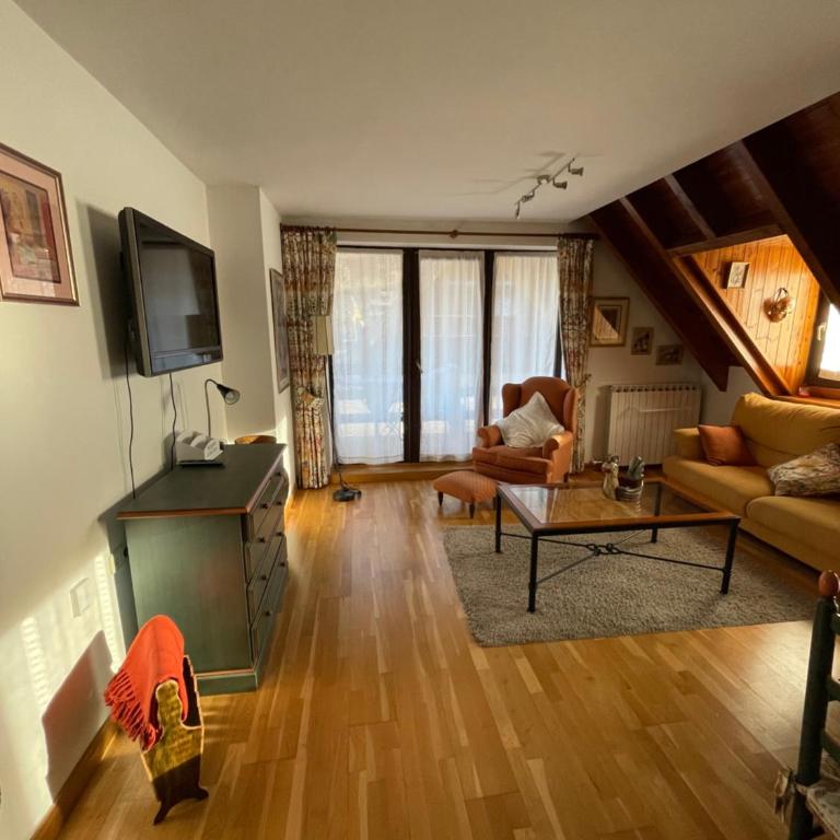 Apartament Triplex - Apartamento - 58