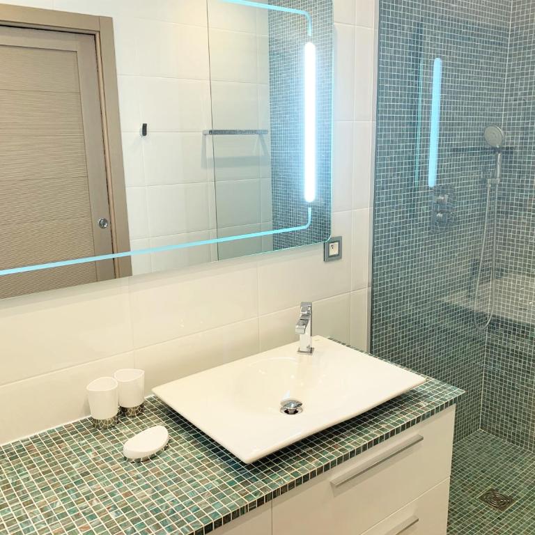Appartement Regard-sur-mer 165m2 4ch vue mer piscine - Appartement - Vue sur Mer - 16