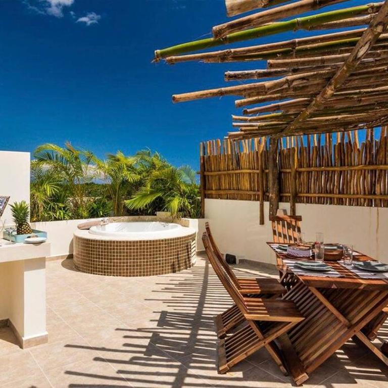Spacious Penthouse with Private Rooftop in Gated Community - Apartamento de 2 dormitorios - 1