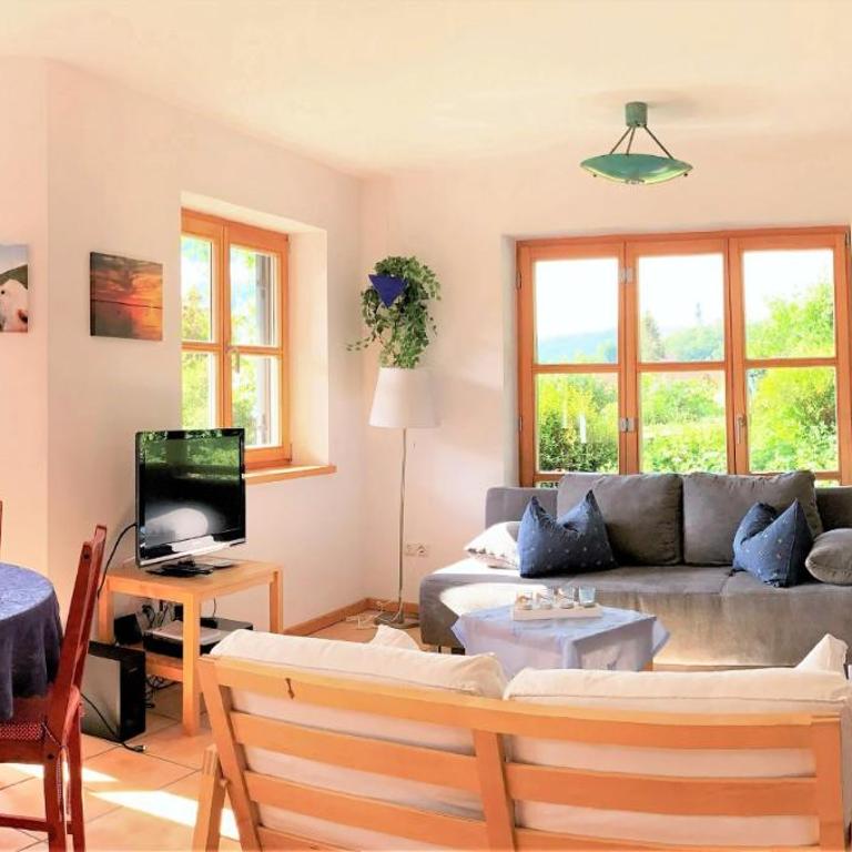 Ferienwohnung Am Wundergraben inkl. Chiemgaukarte - Apartment mit Terrasse - 1