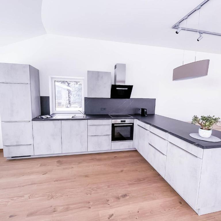 Glüxplatzl GmbH Appartements am Wald - Apartamento de 3 dormitorios - 7
