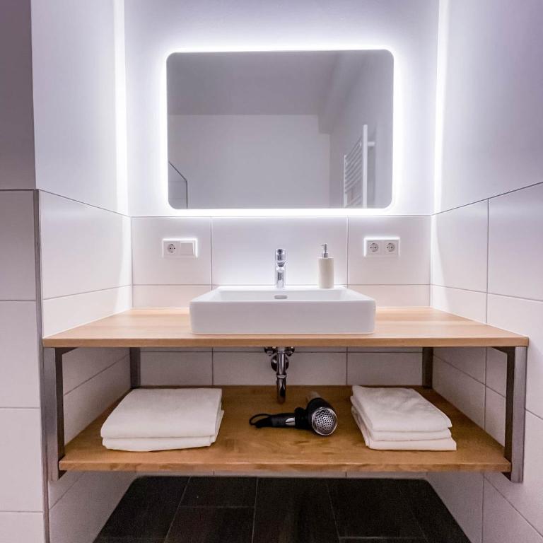 Glüxplatzl GmbH Appartements am Wald - Apartamento de 3 dormitorios - 3