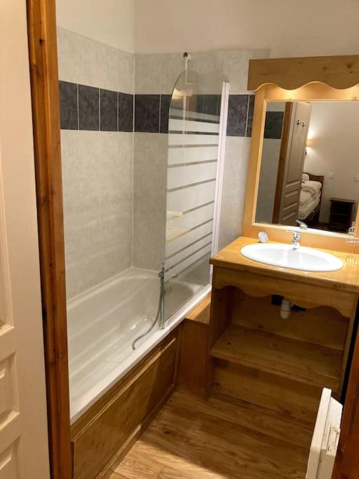 Appartement cosy pour 6 pers en plein centre station Les Orres 1800, RDC, Pied des pistes - Appartement 2 Chambres - 29