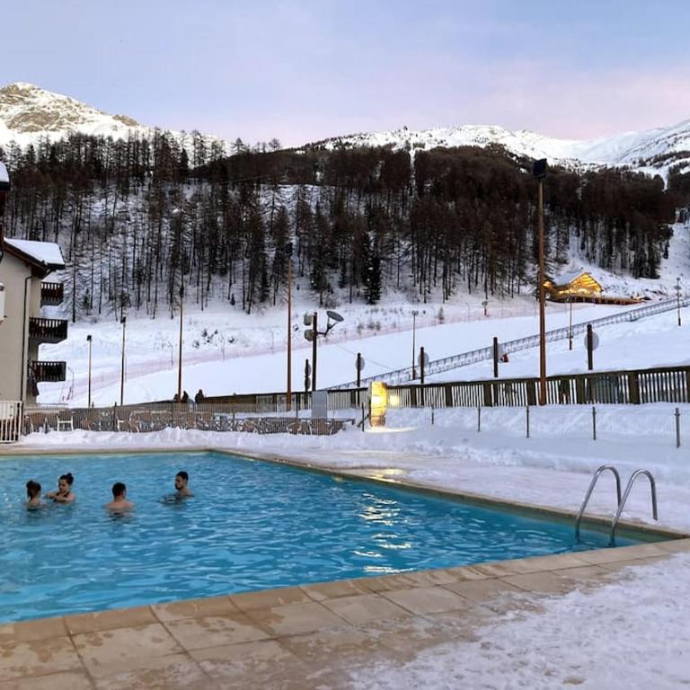Appartement cosy pour 6 pers en plein centre station Les Orres 1800, RDC, Pied des pistes - Appartement 2 Chambres - 24