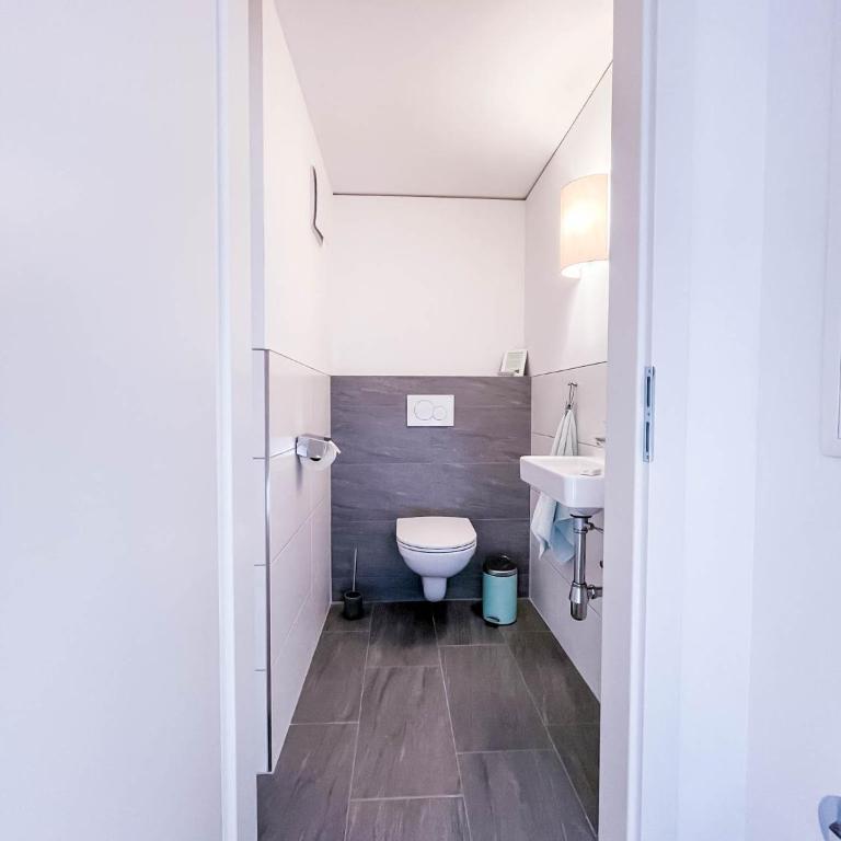 Glüxplatzl GmbH Appartements am Wald - Apartamento con balcón - 5