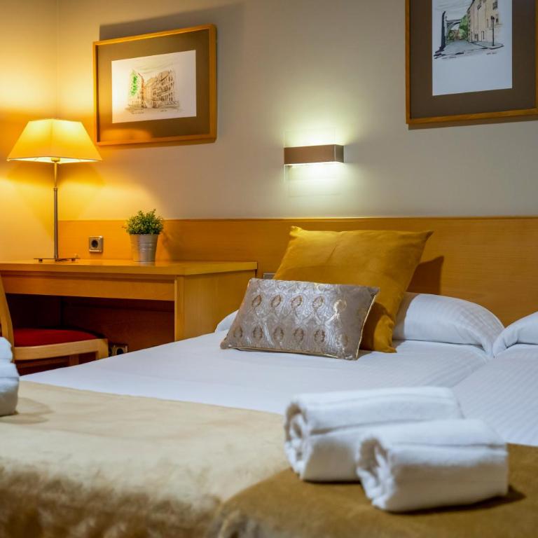 Victoria 4 Puerta del Sol - Double or Twin Room - 15