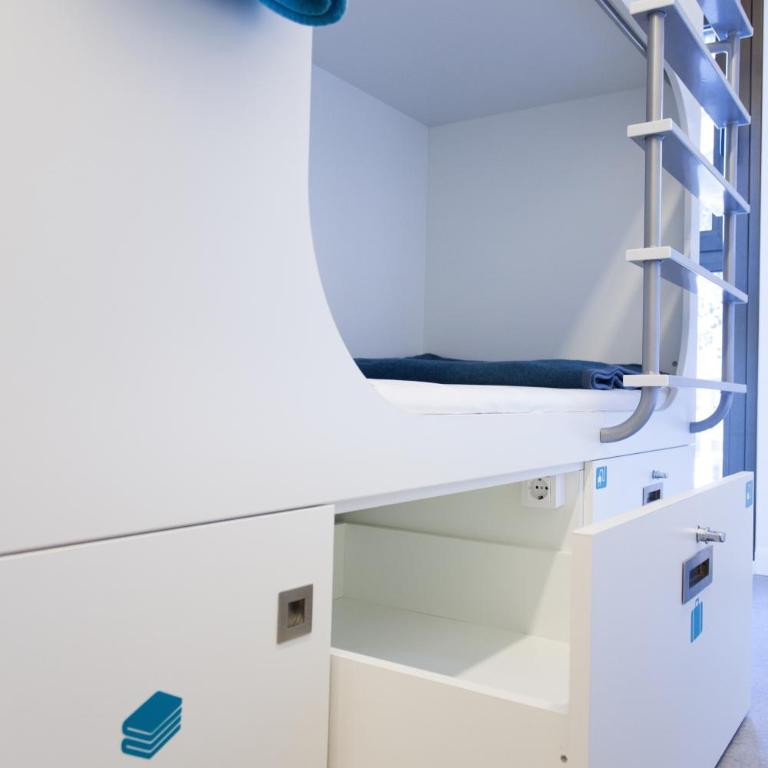 Dream Cube Hostel - Bed in 8-Bed Female Dormitory Room - 5
