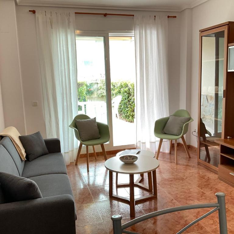 Apartamento con piscina en una preciosa playa - Two-Bedroom Apartment - 11