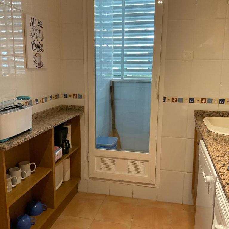 Apartamento con piscina en una preciosa playa - Two-Bedroom Apartment - 22