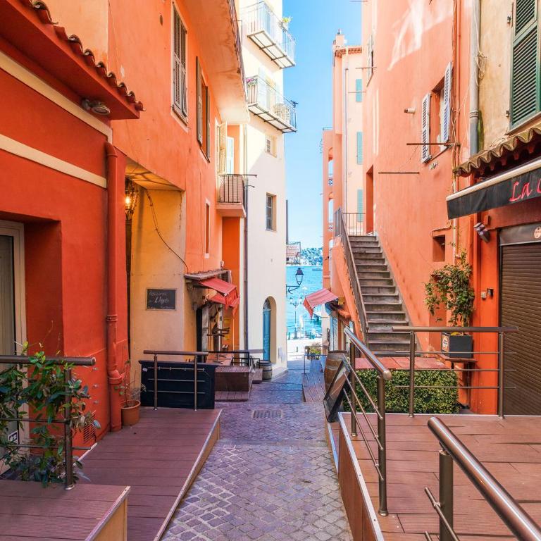ON VILLEFRANCHE BAY - AP3040 by Riviera Holiday Homes - Appartement - Vue sur Mer - 30
