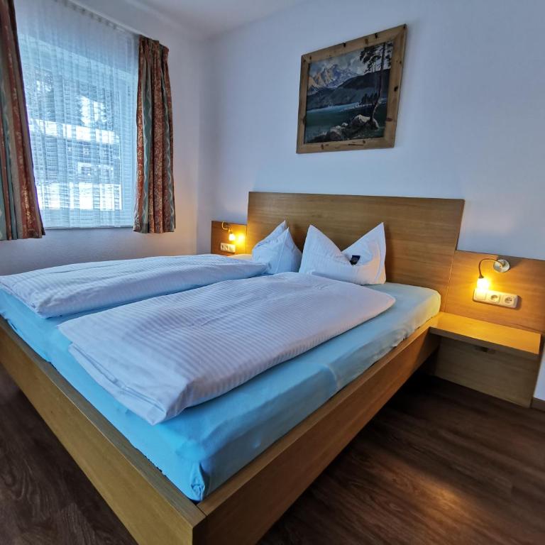 Hotel Garni Post - Comfort Doppelzimmer mit Balkon - 8