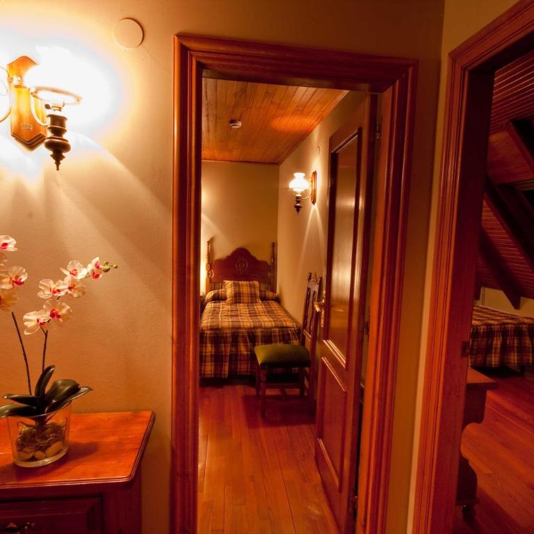 GRAN CHALET HOTEL & PETiT SPA WELLNESS - Habitaciones Familiares Comunicadas (4 adultos + 2 niños) - 2