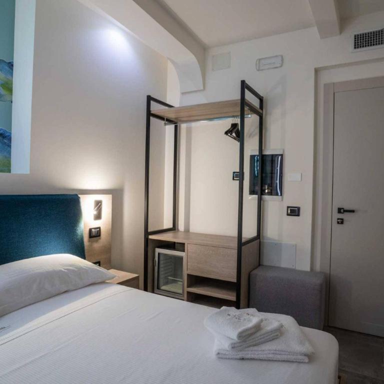 Carizza Rooms - Camera Matrimoniale Deluxe con Balcone - 12