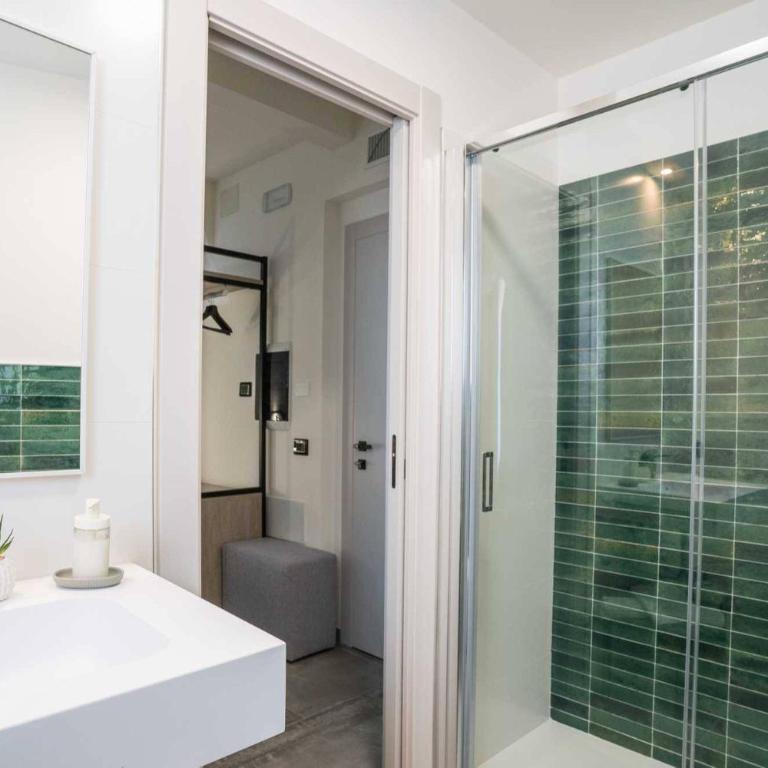 Carizza Rooms - Camera Matrimoniale Deluxe con Balcone - 10