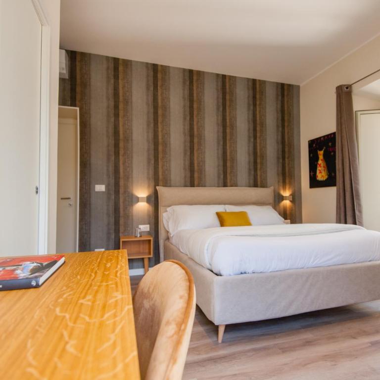 Design 18 Charming Rooms - Executive Suite - 1