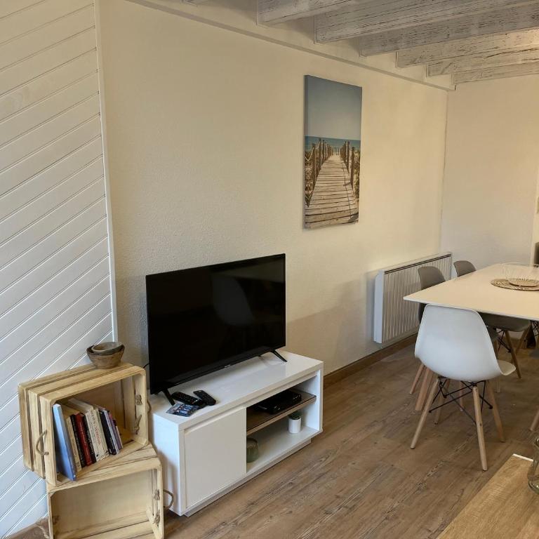 Maisonnette à 300 m du lac de Biscarrosse - Two-Bedroom House - 3