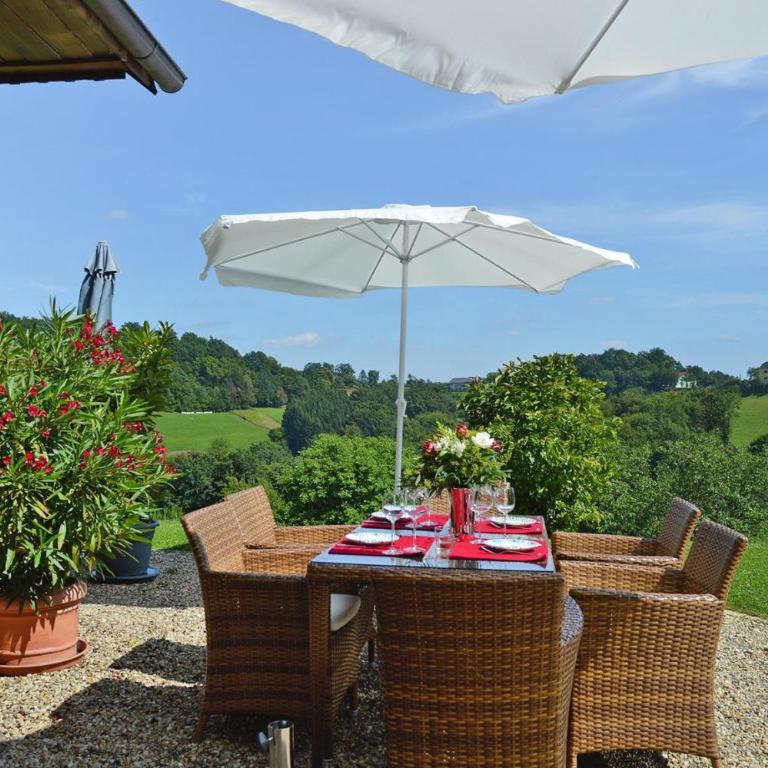 Chalet in der Steiermark mit Pool & Aussicht - Ferienhaus mit 3 Schlafzimmern - 53