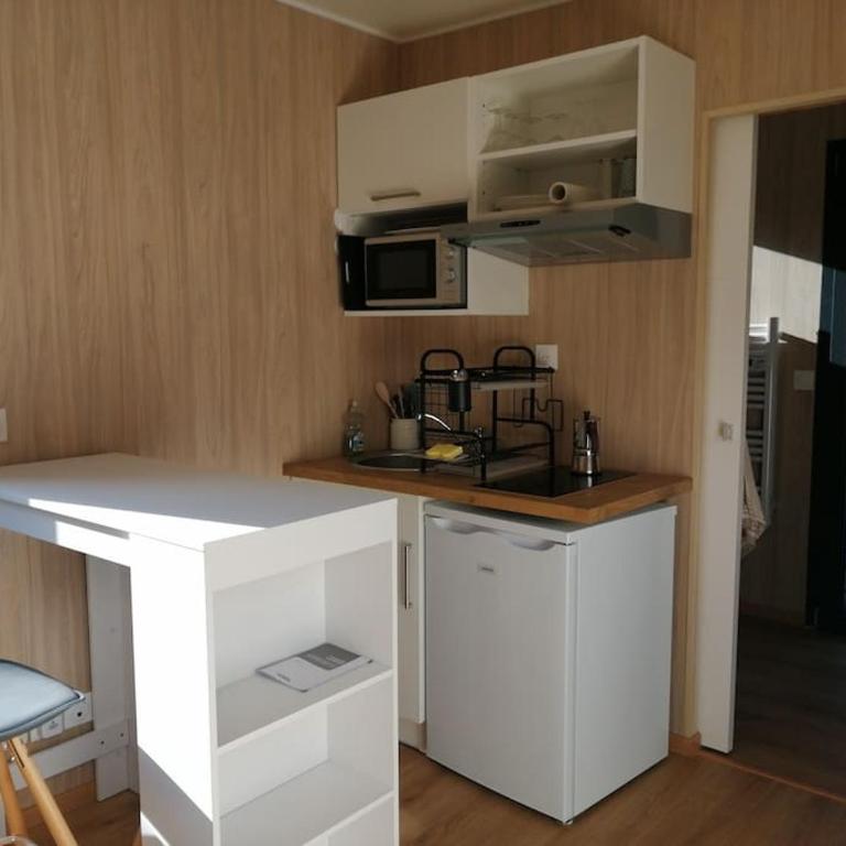 Joli studio climatisé avec jacuzzi privé et entrée indépendante - Apartment mit 1 Schlafzimmer - 11