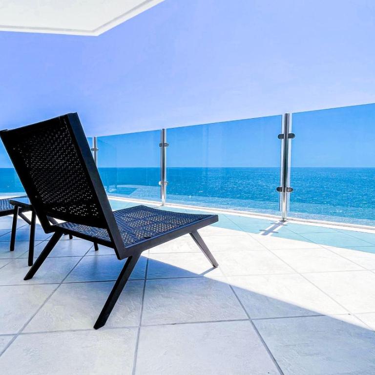 Esmeralda Beach Resort - Three-Bedroom Apartment - 1