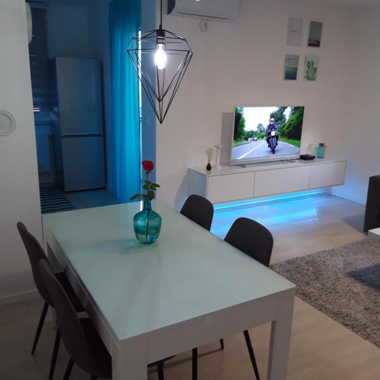 Elena apartmani Tuzla - Apartman sa 1 Spavaćom Sobom - 1