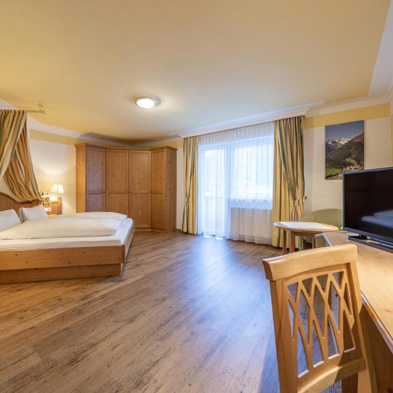 Hotel Similaun - Doppelzimmer mit Balkon - 1