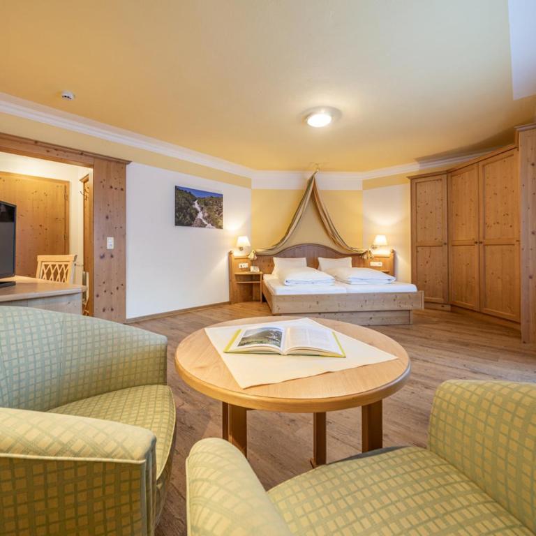 Hotel Similaun - Doppelzimmer mit Balkon - 2
