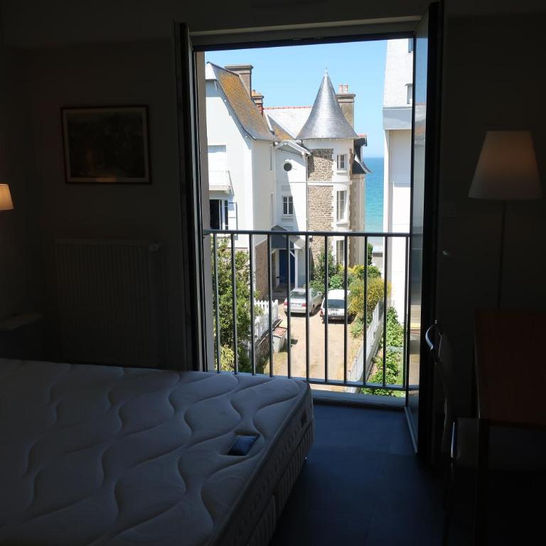 LA PLAGE - Boulevard Hebert Courtoisville - Two-Bedroom Apartment - 10