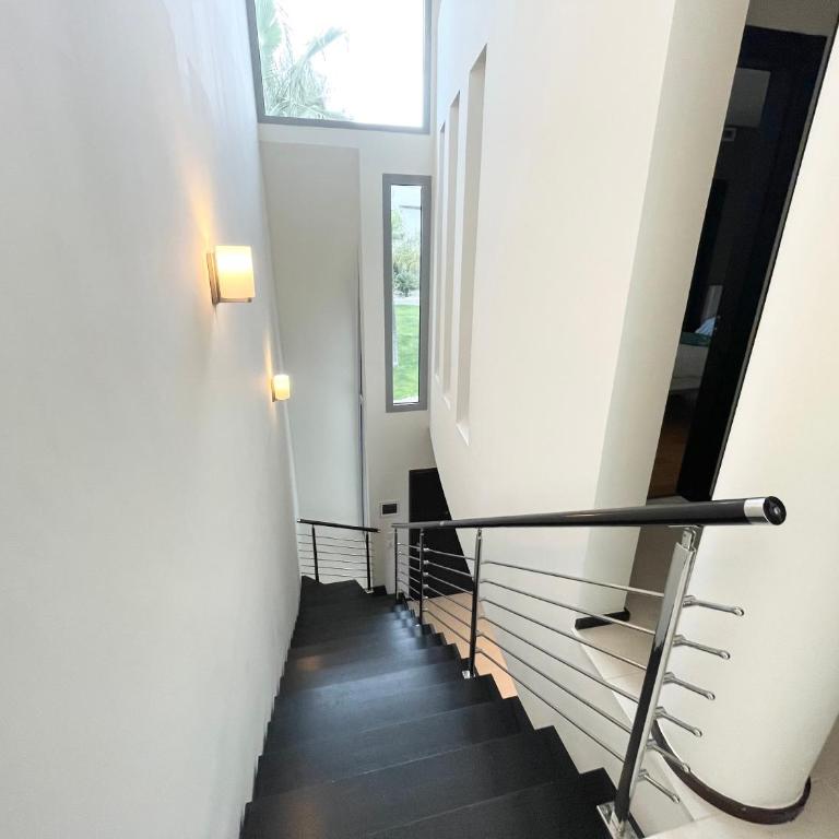 Modern villa in gated complex Sierra Blanca Marbella - Villa - 9