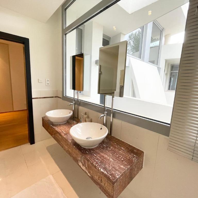 Modern villa in gated complex Sierra Blanca Marbella - Villa - 11