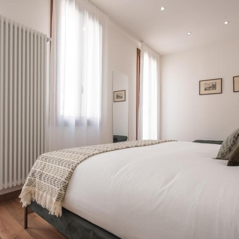 Rialto Deluxe Grand Canal View R&R - Two-Bedroom Apartment - 38