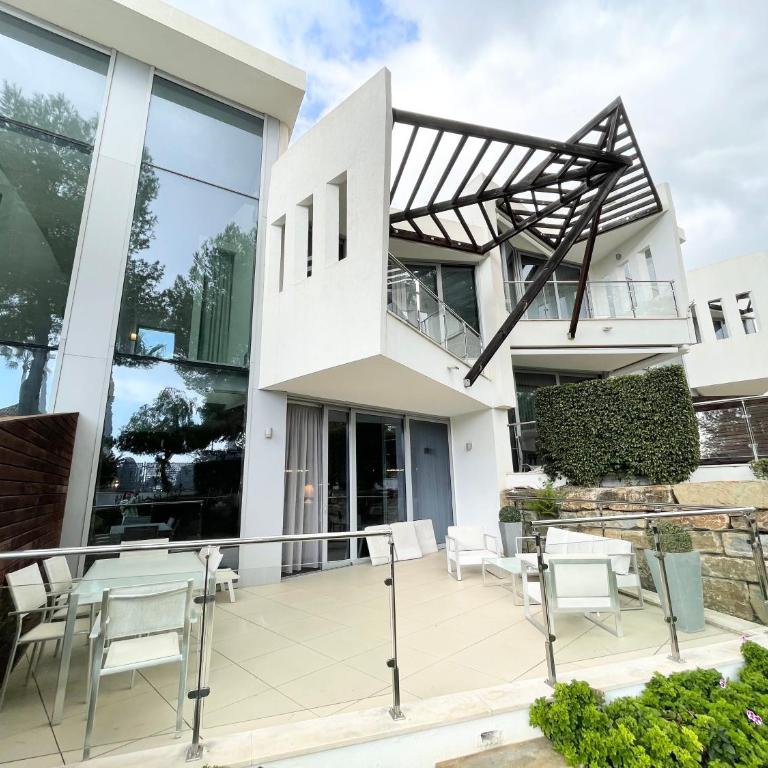 Modern villa in gated complex Sierra Blanca Marbella - Villa - 2