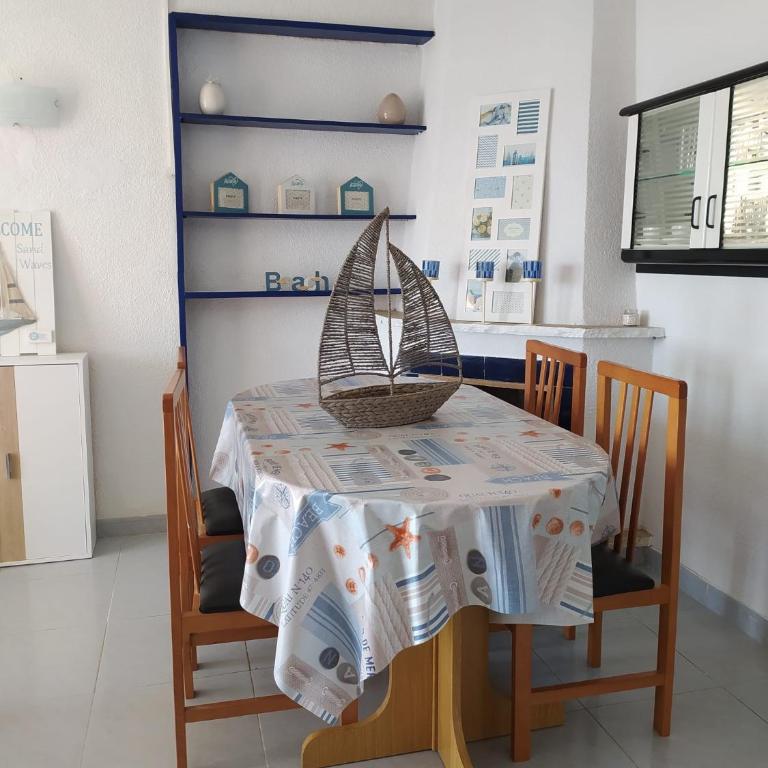 Apartamento Palmeras - Two-Bedroom Apartment - 25
