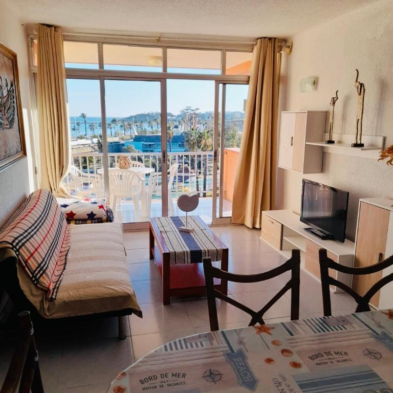Apartamento Palmeras - Two-Bedroom Apartment - 20