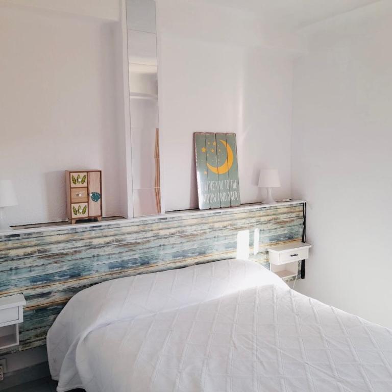 Apartamento Palmeras - Two-Bedroom Apartment - 15