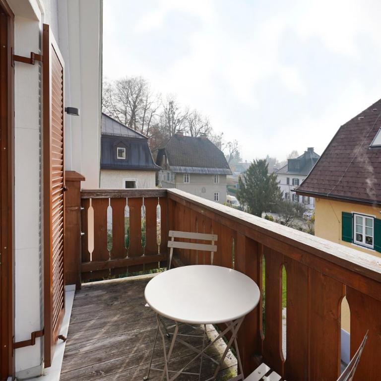 Numa Salzburg Flute - Large 1 Bedroom Apartment with Balcony and 2 Sofa Beds - 6