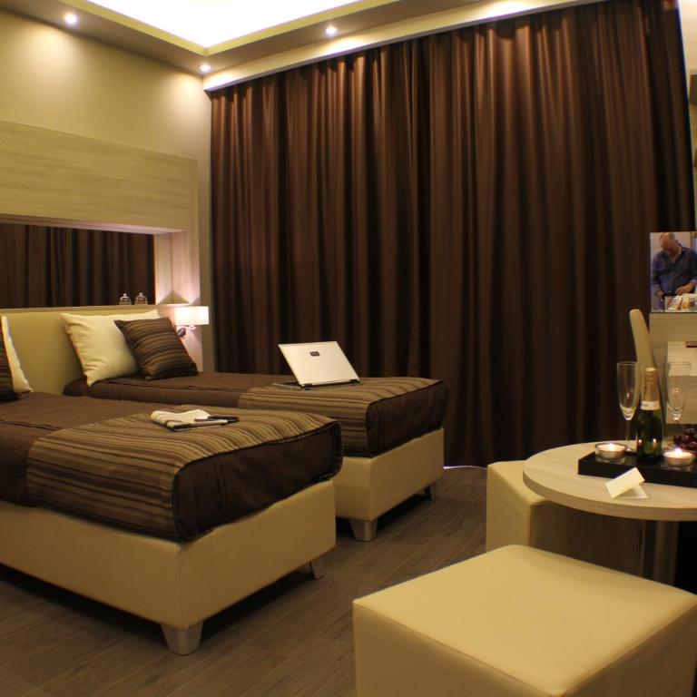 Hotel Trapani In - Two Connecting Rooms (3 Adults) - 14