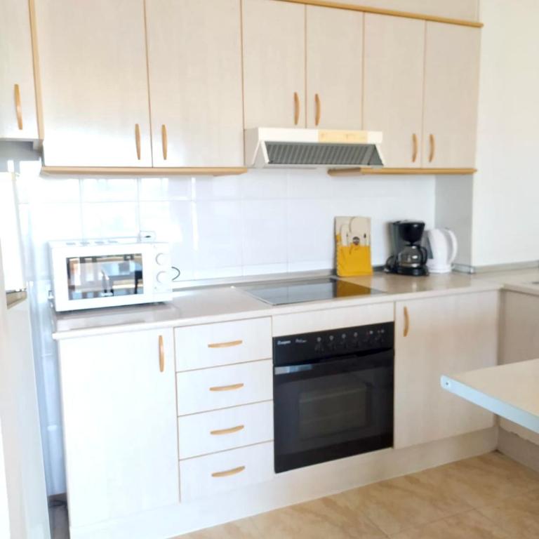 Cap Salou Apartment - Two-Bedroom Apartment - 5