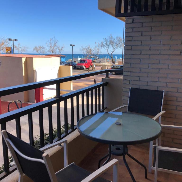 Moderno Apartamento en Primera línea Paseo Marítimo Fuengirola - Apartamento de 1 dormitorio - 1