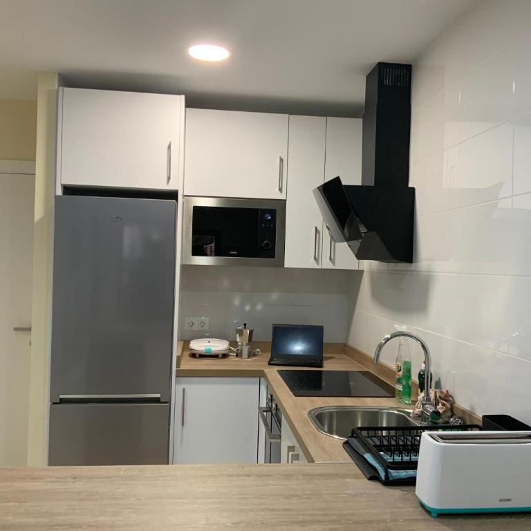 Moderno Apartamento en Primera línea Paseo Marítimo Fuengirola - Apartamento de 1 dormitorio - 7