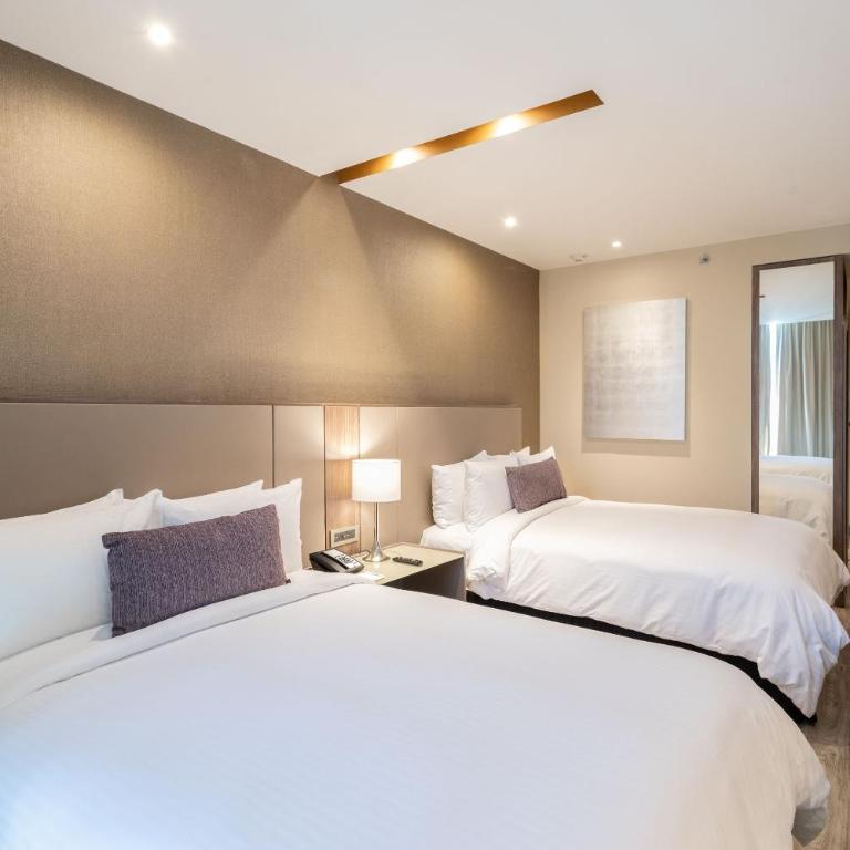 Camino Real Fashion Drive Monterrey - Deluxe Double Room with Two Double Beds - 1