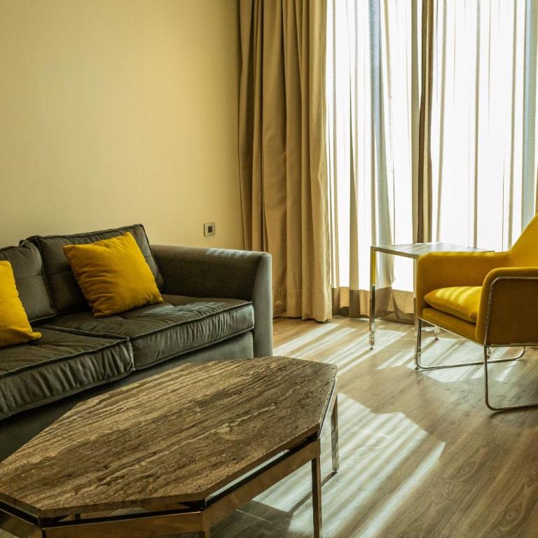 Camino Real Fashion Drive Monterrey - Superior King Suite - 3