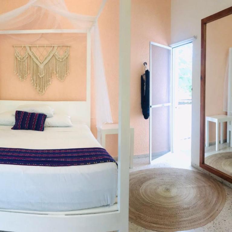 Hotel Downtown Merida - Deluxe Queen Room - 9