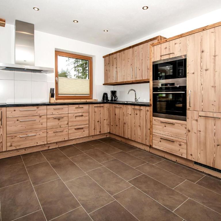 Chalet in Jochberg with Sauna & Mountain Views - Superior Chalet - 9