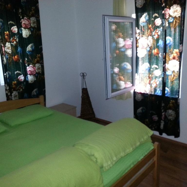 Casa de Laza Apartments - Apartment with Terrace - 8