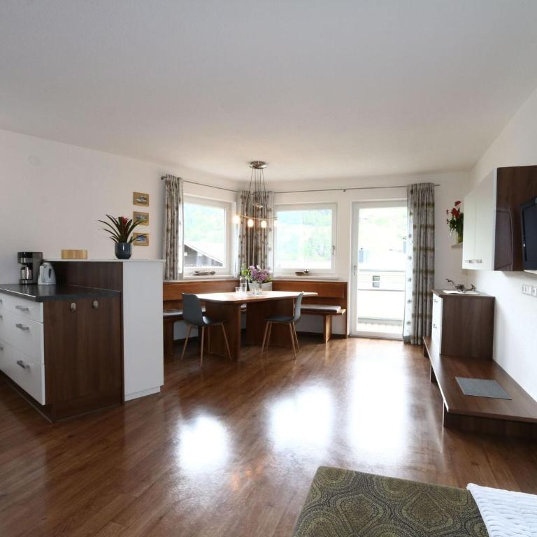Apartment in Hippach near Mayrhofen Ski Area - Apartment mit 2 Schlafzimmern - 4