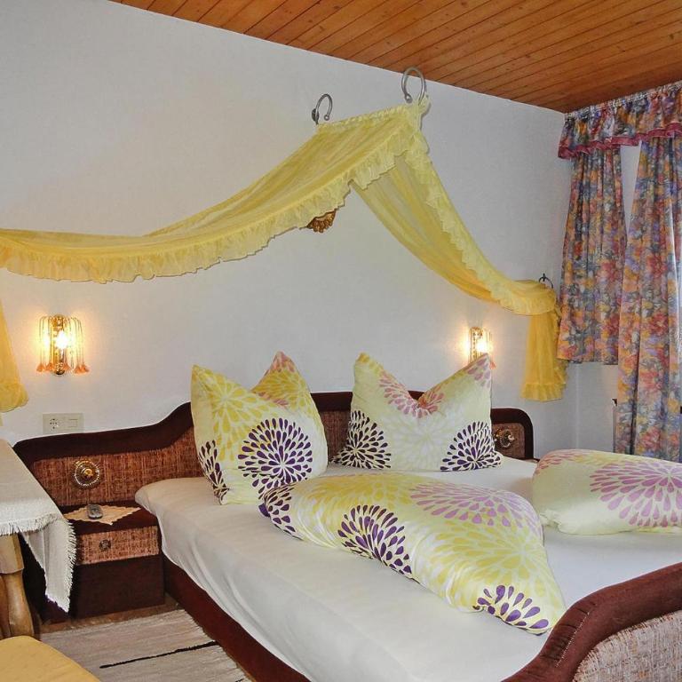 Country House in Zillertal near Spieljochbahn - Three-Bedroom Apartment - 15
