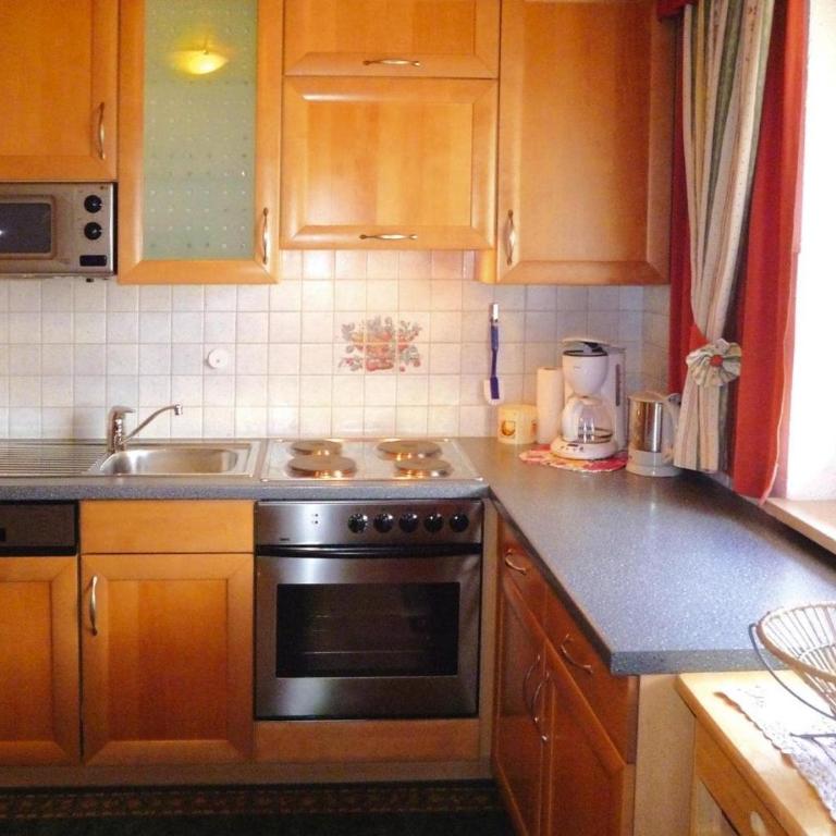 Country House in Zillertal near Spieljochbahn - Three-Bedroom Apartment - 9