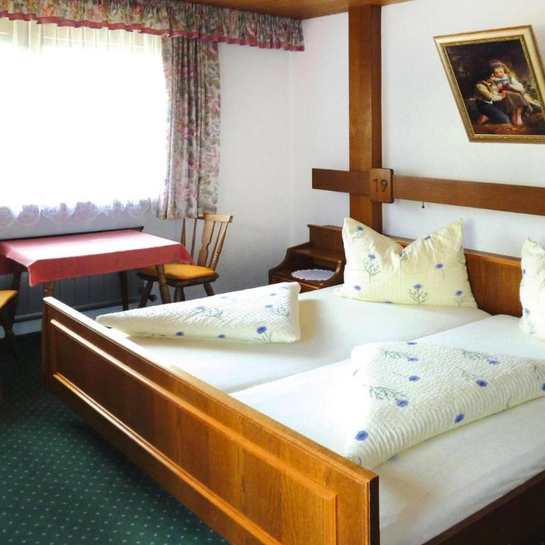 Country House in Zillertal near Spieljochbahn - Three-Bedroom Apartment - 5