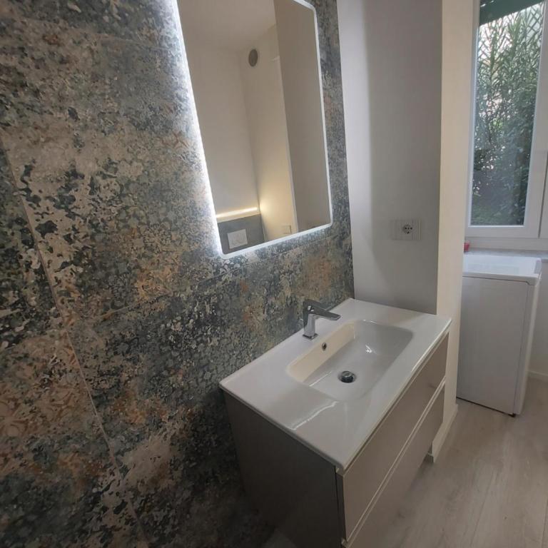 Domotica Ancona - Appartamento con 2 Camere da Letto - 29